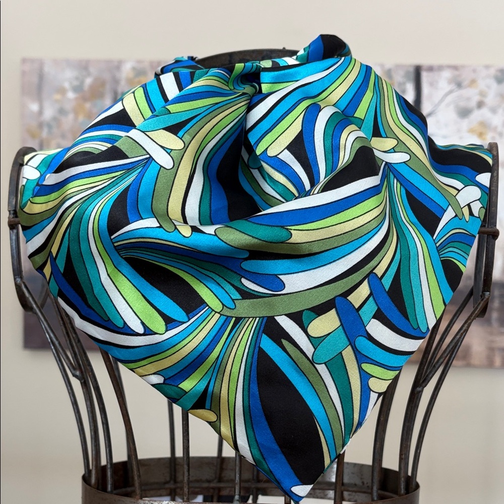 NWT Vibrant Blues Greens Mod Design Patterned Multi Wear Scarf